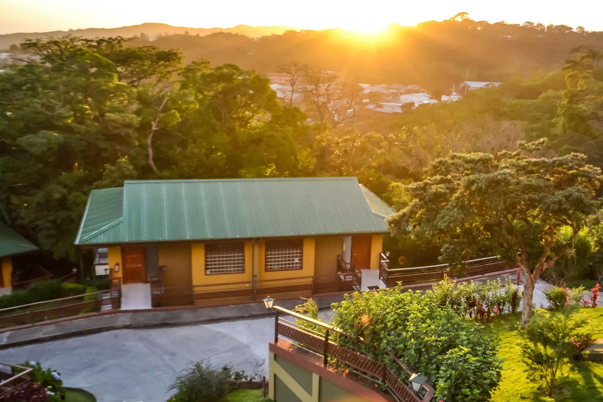 Ficus Lodge Monteverde Екстериор снимка