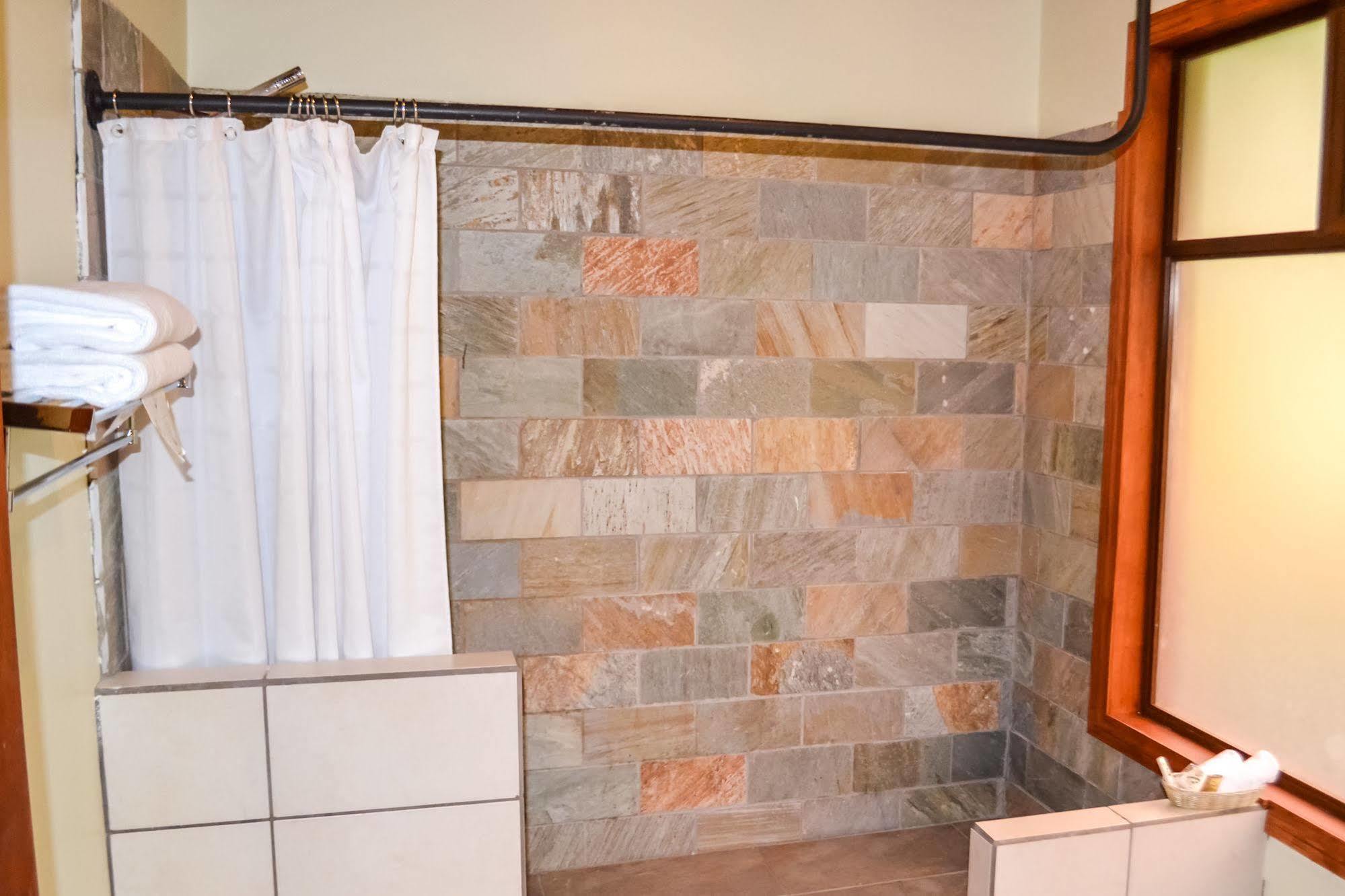 Ficus Lodge Monteverde Екстериор снимка